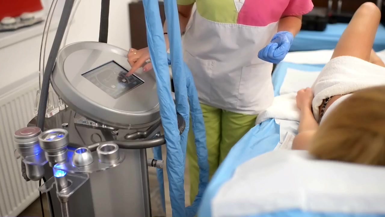 Ultrasound cavitation equipment used in CaliBods treatments